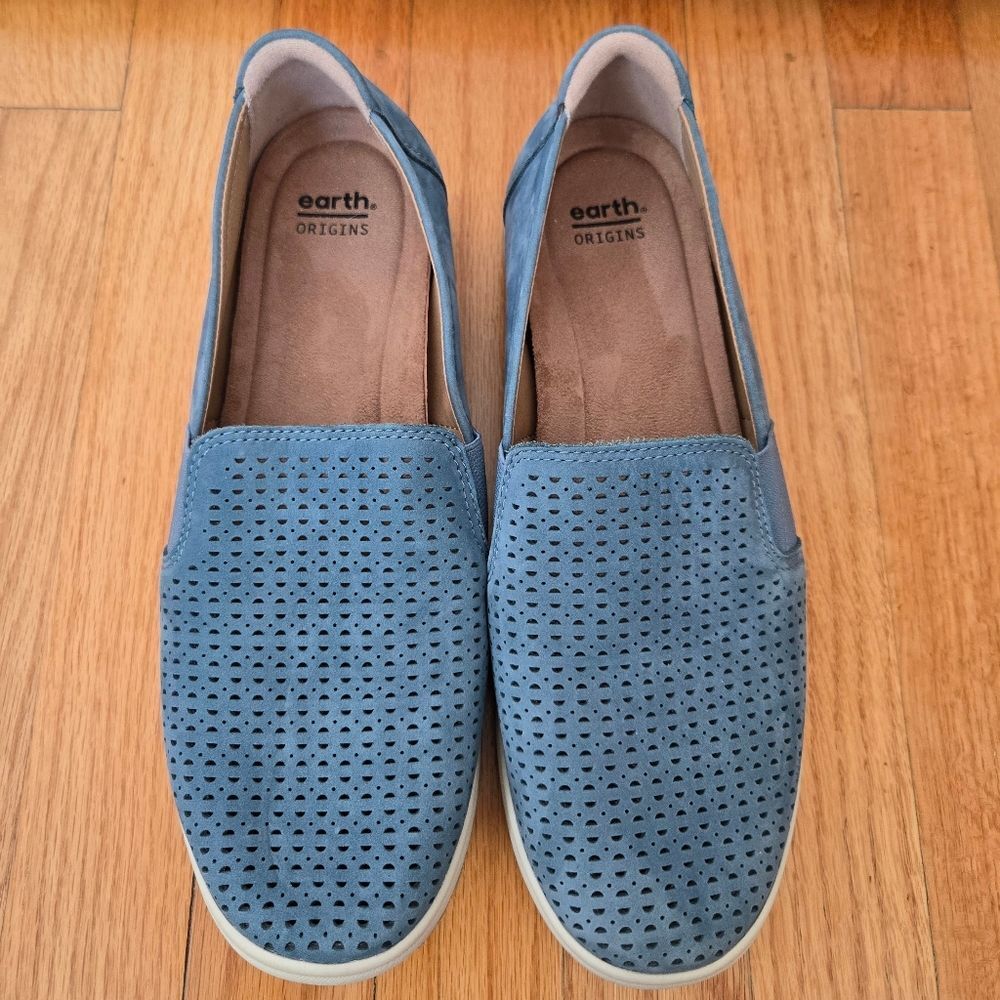 Earth Origins Blue Suede Loafers Size 9 Elin Laser Cut Perforated Comfort Shoes